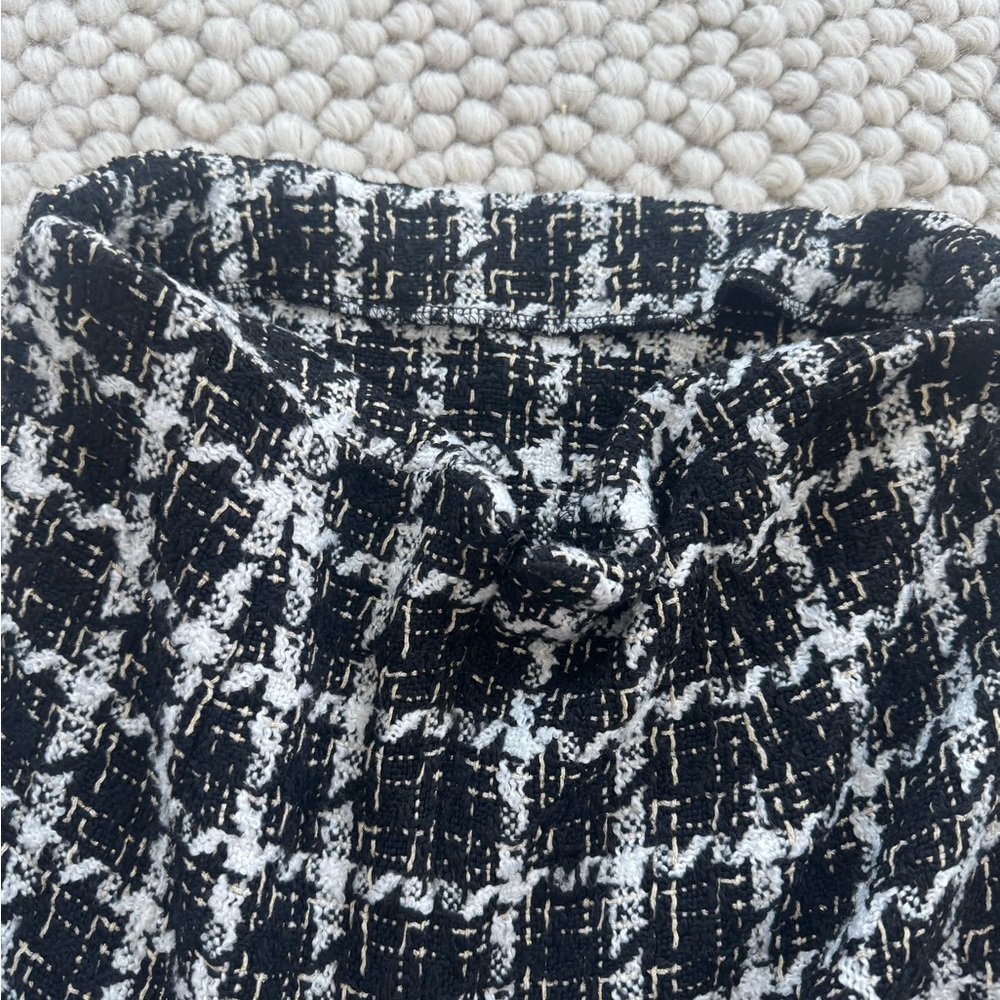 H&M Black and White Mini Pencil Skirt - Picture 3 of 3